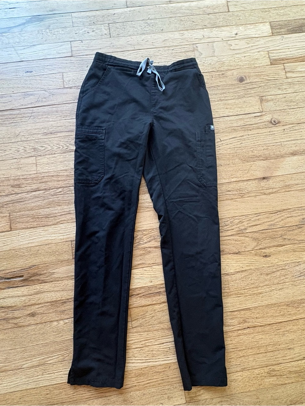 Figs Women’s Black Yola Skinny Scrub pants - Small/Tall